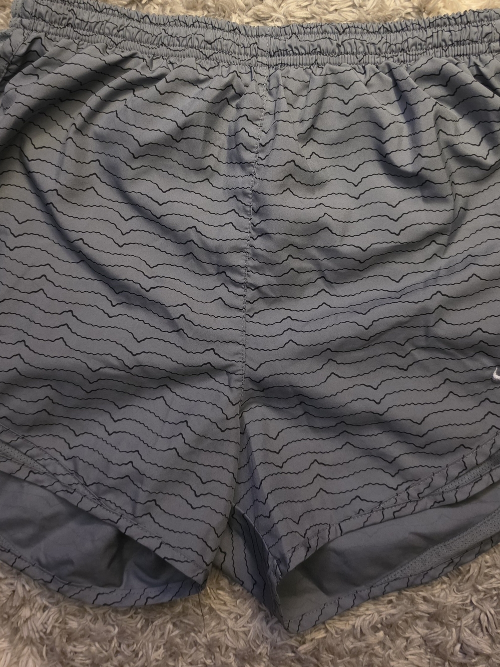 NWOT Nike Women's Light Gray Athletic Shorts with Wave Print